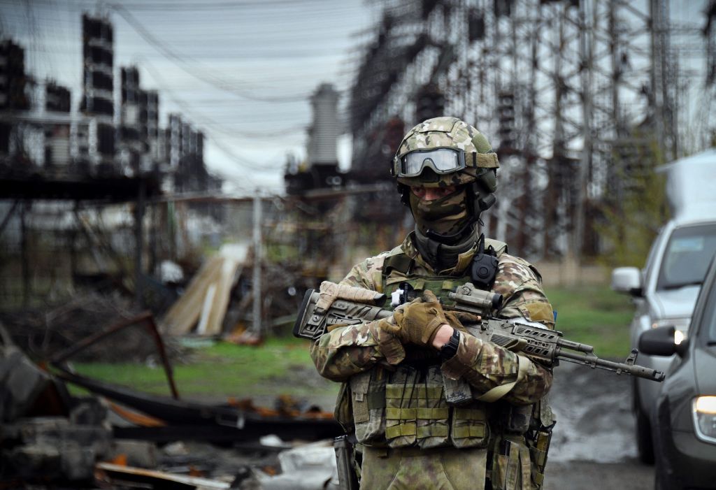 Dramatic Video Shows Russian Soldier Surrendering To Ukraine As His Own ...