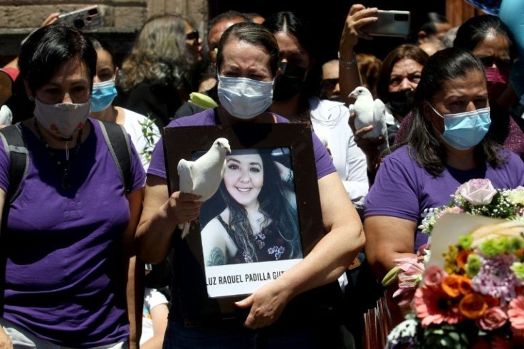 Luz Raquel Padilla menderita luka bakar di 90 persen tubuhnya, kata pihak berwenang