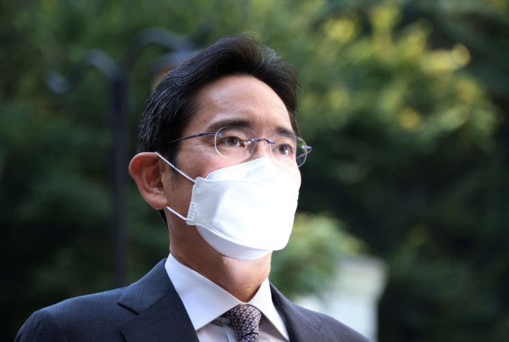 Samsung Electronics Vice Chairman Jay Y. Lee arrives at a court in Seoul, South Korea, October 26, 2021.