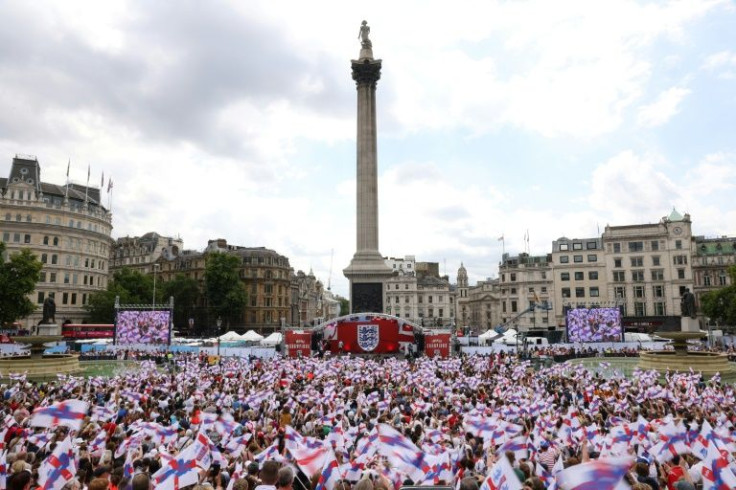 For a second day running, London's Trafalgar Square was packed with fans of the England women's football team