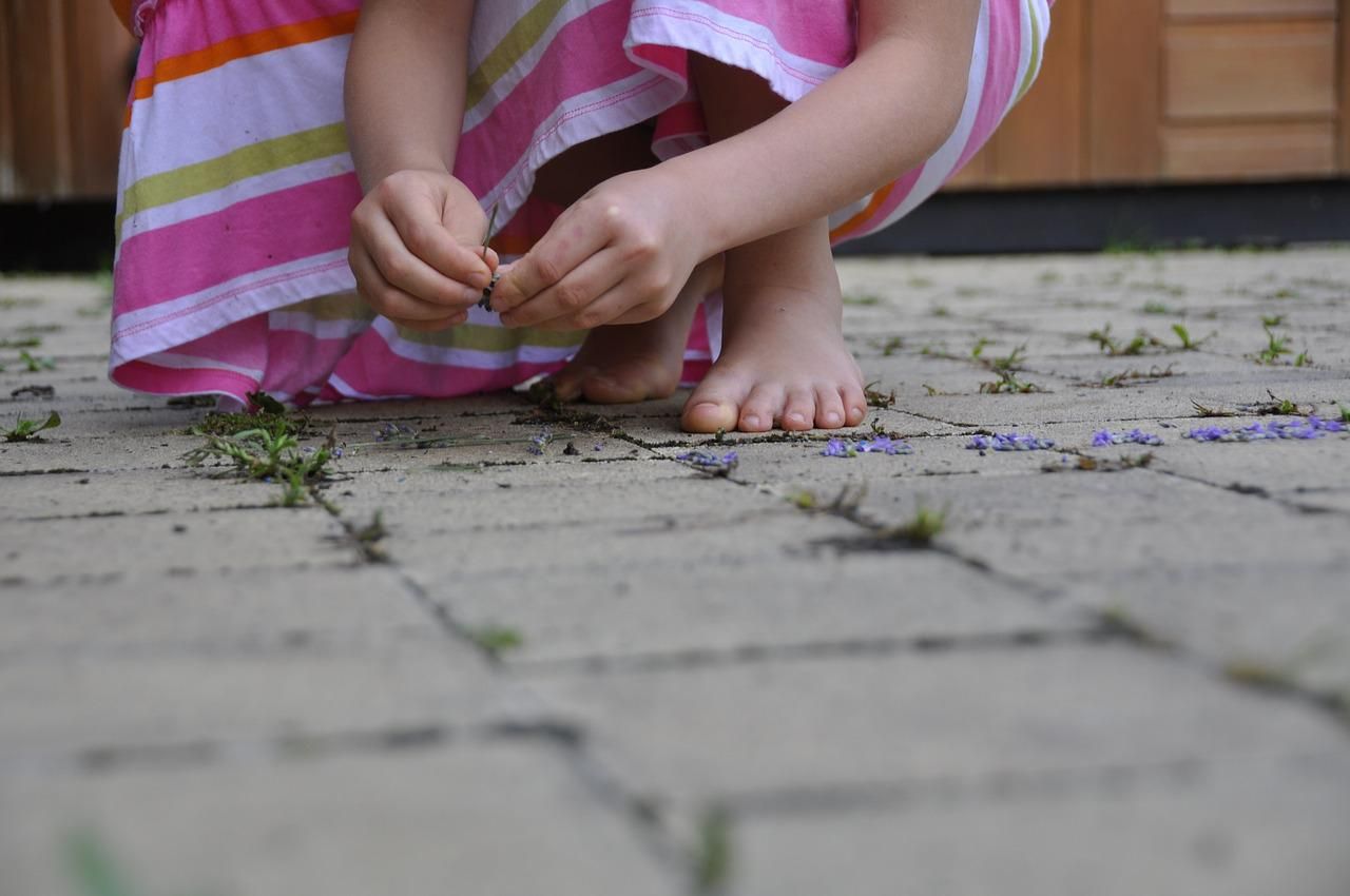 mother-fatally-runs-over-3-year-old-daughter-in-driveway-ibtimes