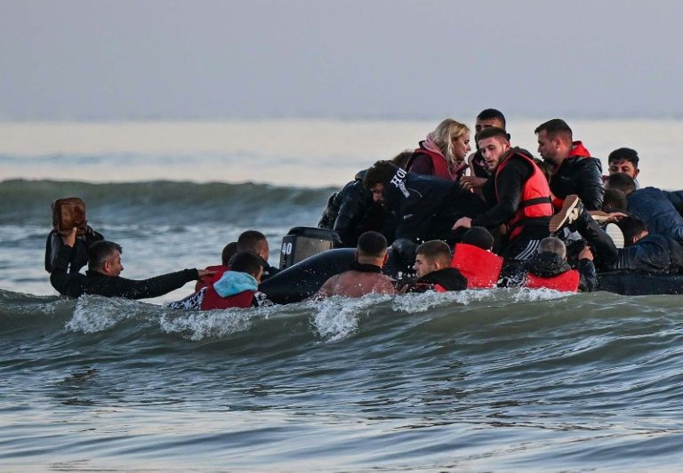 Nearly 700 Migrants Crossed Channel On Monday In 2022 Record UK IBTimes