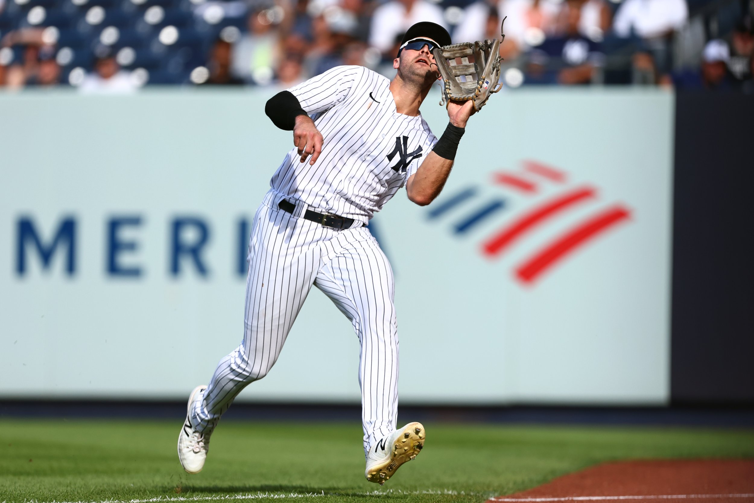 DraftKings - Big bat heading to the Bronx: Joey Gallo is being traded to  the Yankees 🤯