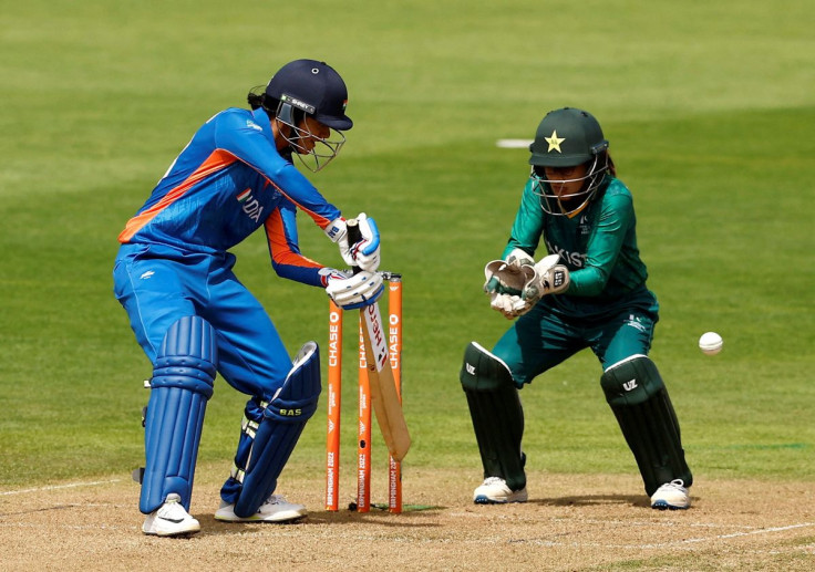 Commonwealth Games - Women's Cricket T20 - Group A - Pakistan v India - Edgbaston Stadium, Birmingham, Britain - July 31, 2022 India's Smriti Mandhana hits a four off the bowling of Pakistan's Tuba Hassan