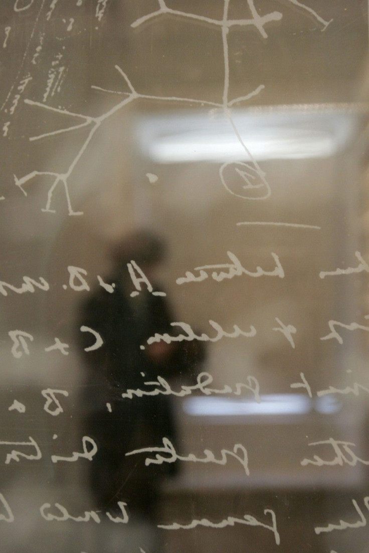 Darwin's personal library, annotations go digital