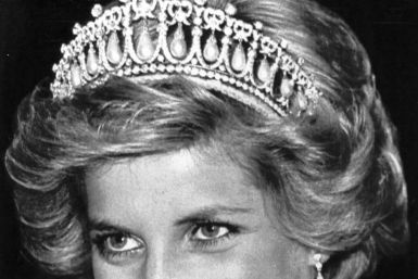 Princess Diana smiles wearing a Cambridge tiara during a dinner and a reception at the British Embassy in Washington, DC