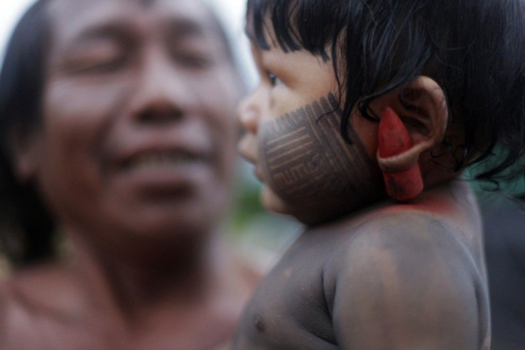 Rare 200 Amazon tribe spotted living in Brazilian rainforest, more hiding? Govt. conspiracy? (Photos)