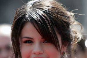 Actress Selena Gomez arrives at the 2009 Primetime Creative Arts Emmy Awards in Los Angeles