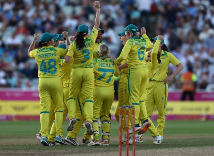 Australia celebrate winning gold in the 2022 women's cricket tournament at the Commonwealth Games