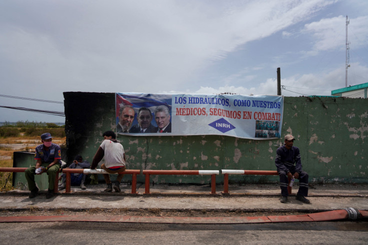 Major fire spreads at Cuban fuel storage facility hit by lightning