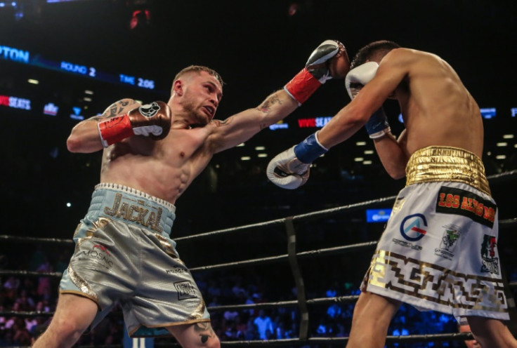 Carl Frampton (left) fights Mexico's Leo Santa Cruz in New York in 2016