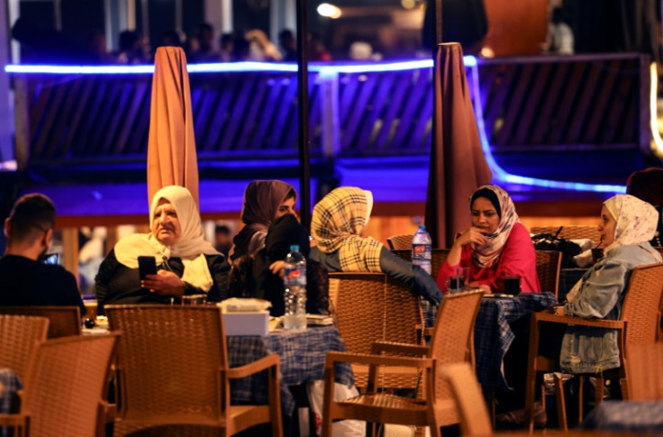Beberapa wanita di Gaza mengatakan perjalanan malam mereka adalah cara mengatasi dampak perang berulang antara militan Palestina dan Israel