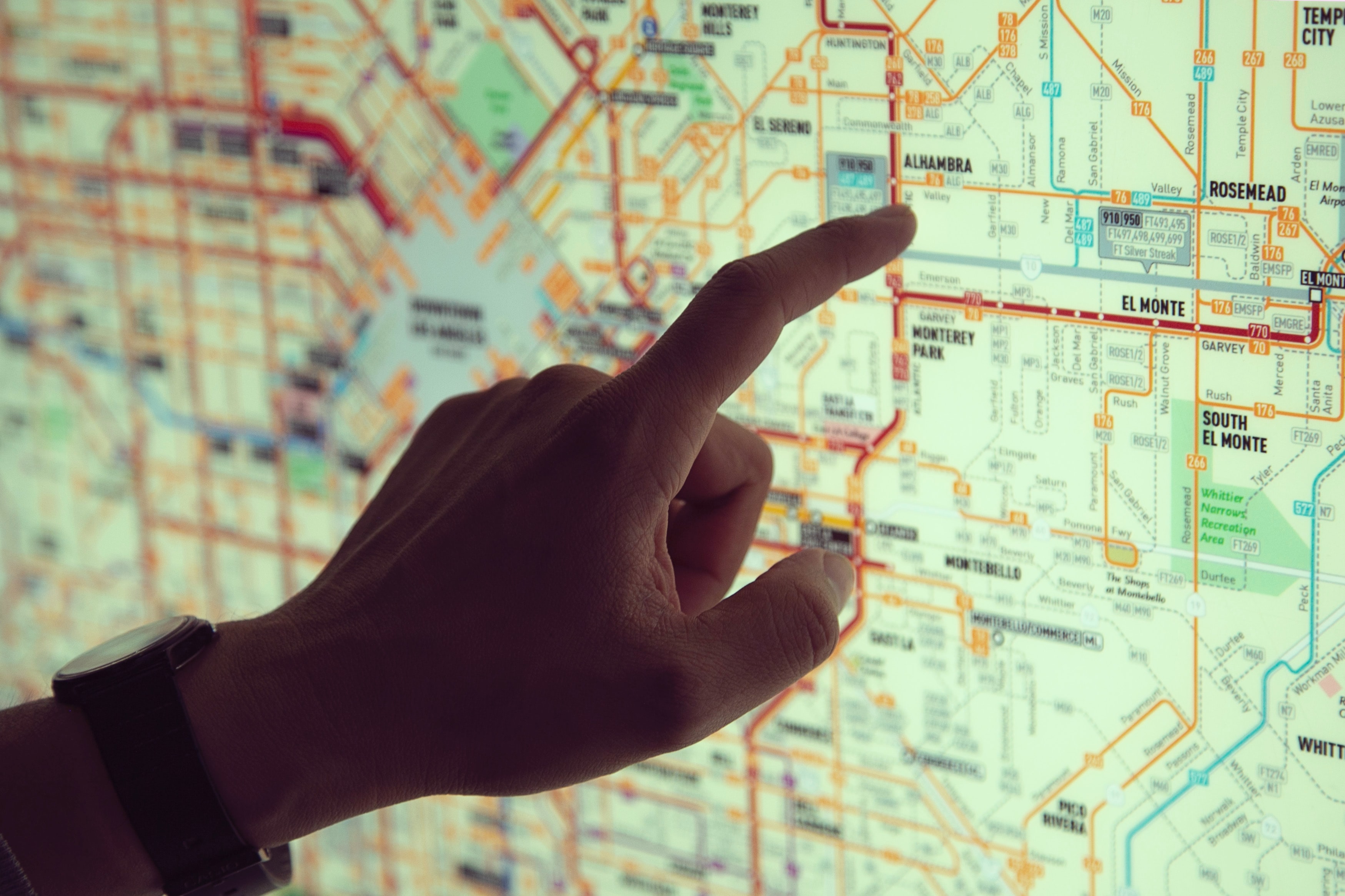 The 3 Best Location Sharing Apps To Find Your Friends With GPS The 3 Best Location Sharing Apps To Find Your Friends With GPS