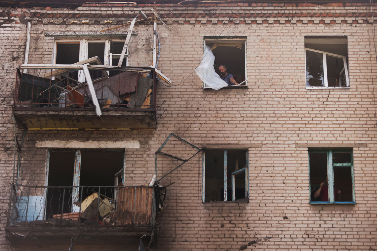 Shelling Near Ukraine Nuclear Plant Fuels Disaster Fears Russia Pounds Donbas Ibtimes 5585