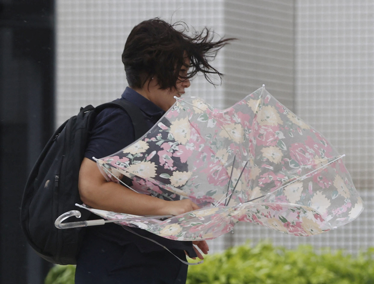 S.Korea Braces For 'Very Strong' Typhoon, Businesses Curb Operations ...