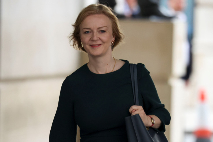 Kandidat kepemimpinan Konservatif tampil di acara Minggu BBC dengan acara Laura Kuenssberg di London