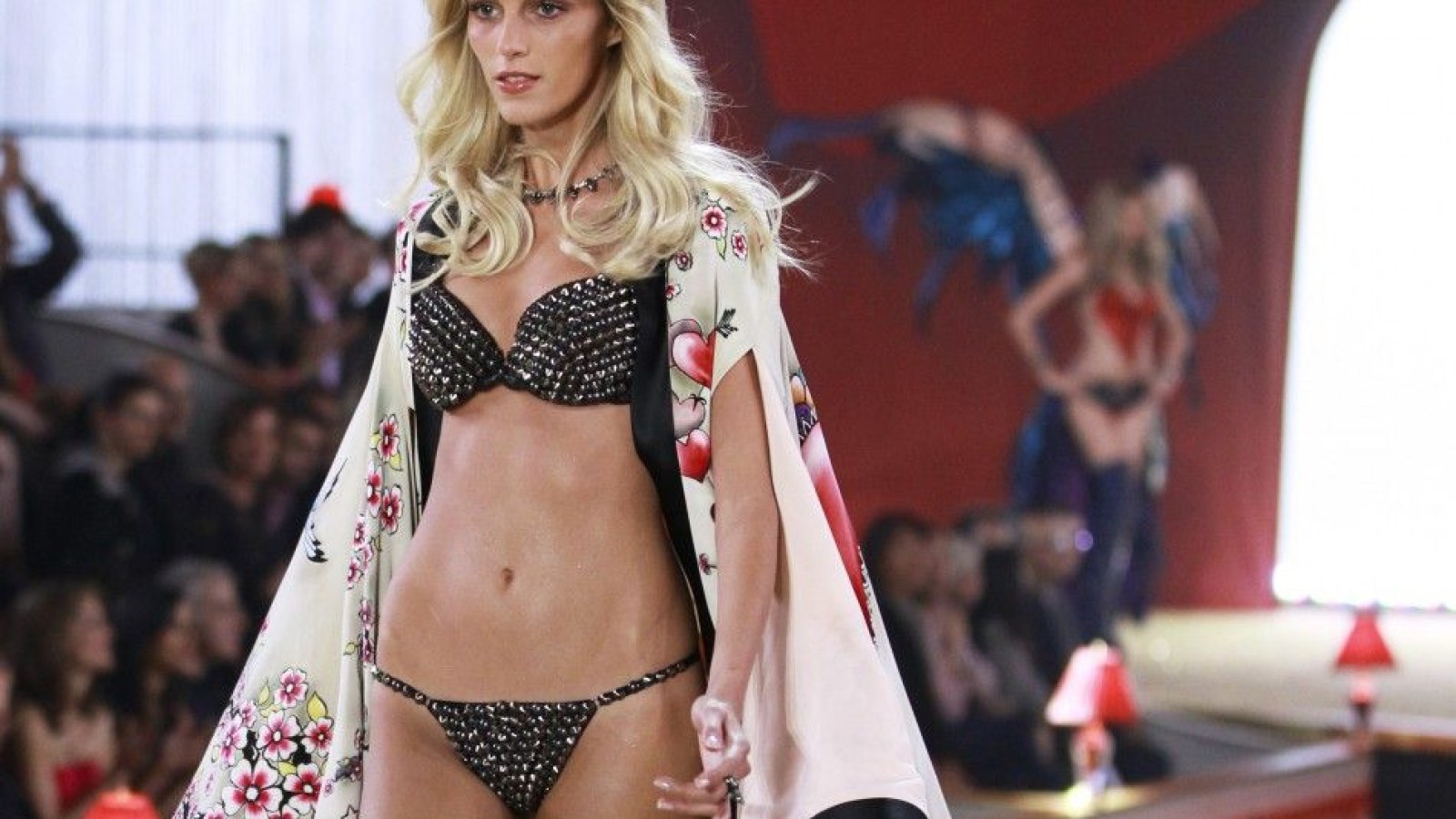 Victoria's Secret Supermodel Anja Rubik: World's Most In-Demand Model | IBTimes