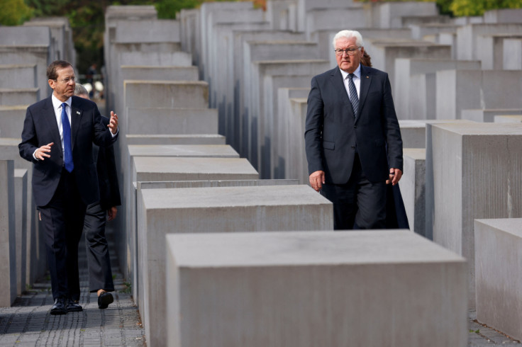 German and Israeli presidents lay wreaths at the Holocaust Memorial in Berlin