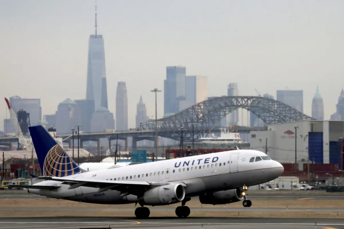 Rising Costs Fuel Worries About U.S. Airlines' Heavy Debt Loads - Vimarsana News