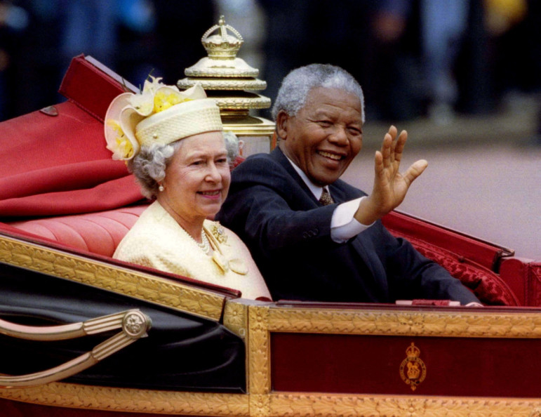 Britain's Queen Elizabeth and South African President Nelson Mandela
