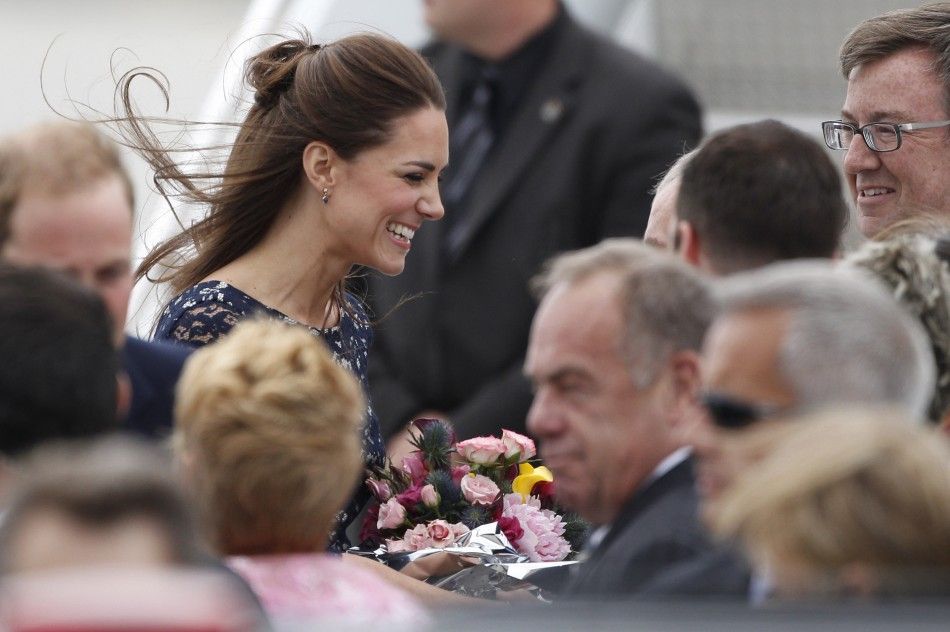 Kate Middleton Canada tour Thousands of royal fans greet the Duchess.