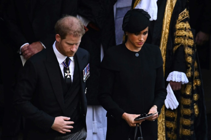 Queen Elizabeth Summoned Prince Harry Over Alleged ‘Impolite’ Conduct Earlier than Meghan Wedding ceremony, E-book Claims