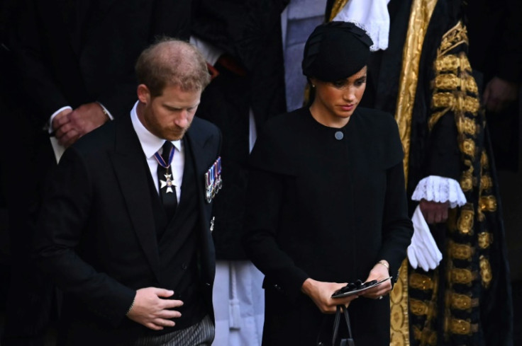 Queen Elizabeth Summoned Prince Harry Over Alleged ‘Impolite’ Habits Earlier than Meghan Marriage ceremony, Ebook Claims