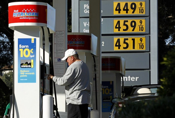 U.S. gas prices drive fewer to travel on July 4th