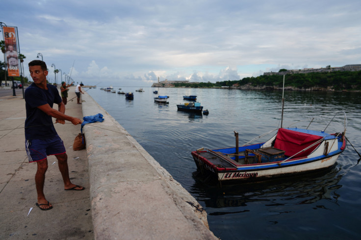 Cubans prepare for Tropical Storm Ian in Havana