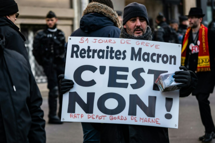 A majority of French people are against raising the retirement age