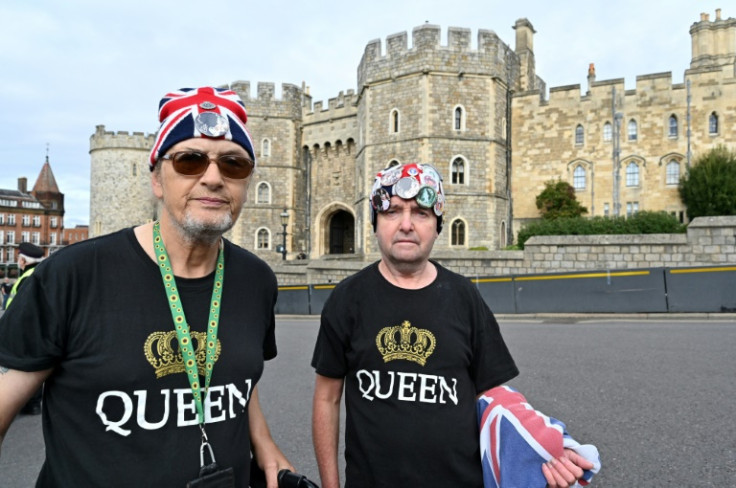 Royal super fans Sky London and John Lowry were among those visiting