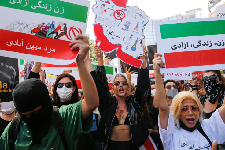 People take part in a protest following the death of Mahsa Amini, in Istanbul