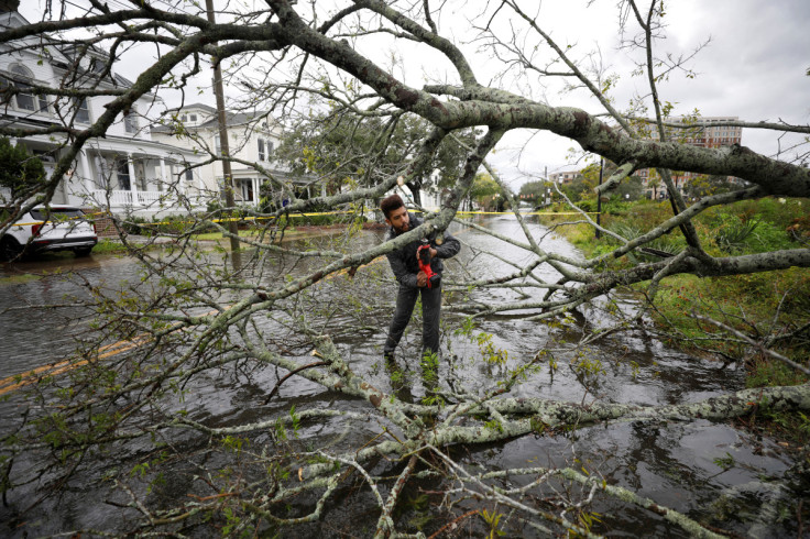 Hurricane Ian bears down on Charleston