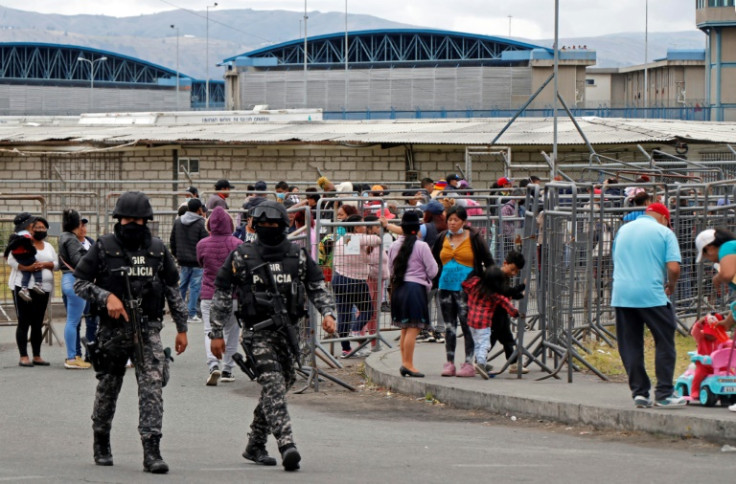Members of Ecuador's Police Intervention and Rescue Group (GIR) outside the Regional Sierra Centro Norte Cotopaxi prison