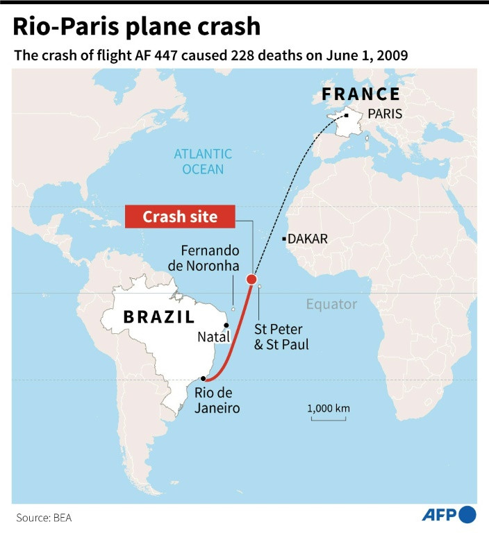 Map showing 2009 crash site of Airbus flying from Rio to Paris