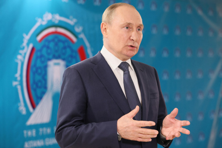 Russian President Putin meets with journalists in Tehran