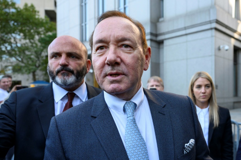 Kevin Spacey 'Grateful' After Jury Finds Him Not Liable In Anthony Rapp ...