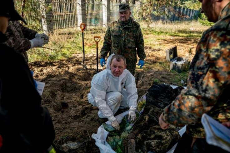 Before the war, Andriy Chernyavskiy identifying the remains of Soviet and Nazi soldiers scattered across modern-day Ukraine