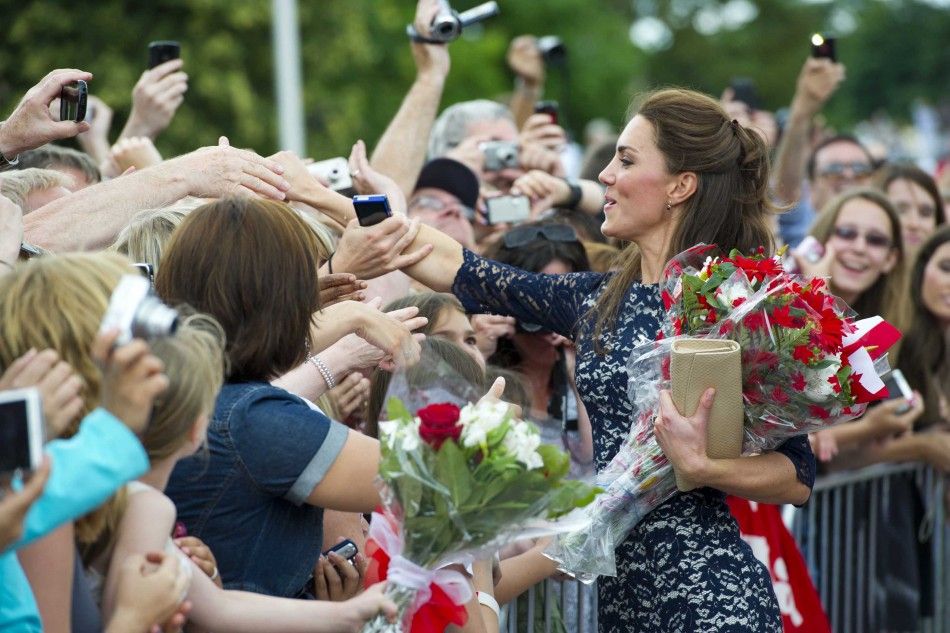 Kate Middleton Canada tour Thousands of royal fans greet the Duchess.