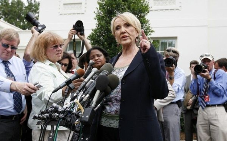 Arizona Republican Governor Jan Brewer signed into law on Thursday a controversial bill that bans most abortions after 20 weeks of pregnancy, giving Republicans a win in ongoing national efforts to impose greater restrictions on abortion.