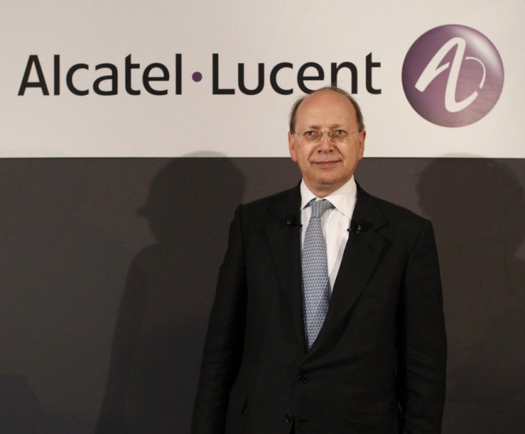 Alcatel-Lucent Chief Executive Ben Verwaayen poses for photographers before the company&#039;s 2009 annual results presentation in Paris February 11, 2010.