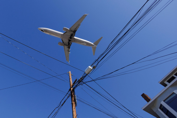 Aircraft approaches to land in San Diego as 5G talks continue with telcoms