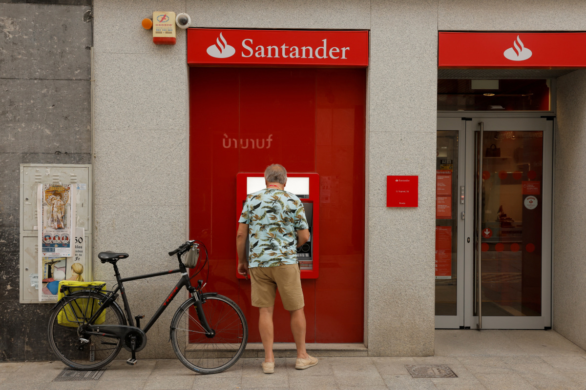 Santander’s Higher Provisions And Costs Overshadow Q3 Beat