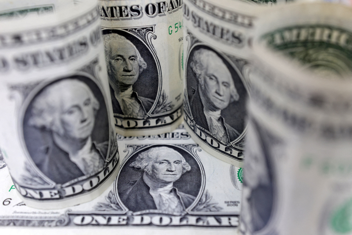Dollar Steadies As Fed Cautions On Inflation