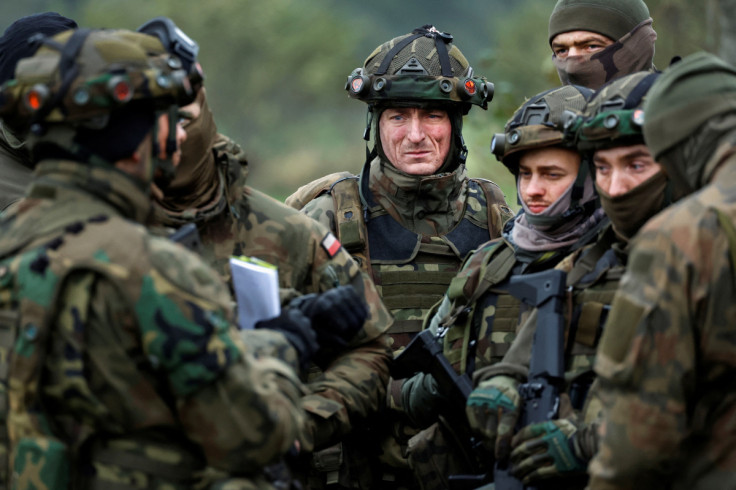 Soldiers participate in the exercise mission FALCON AUTUMN of 11 Airmobile Brigade and the Defense Helicopter Command in Drachten