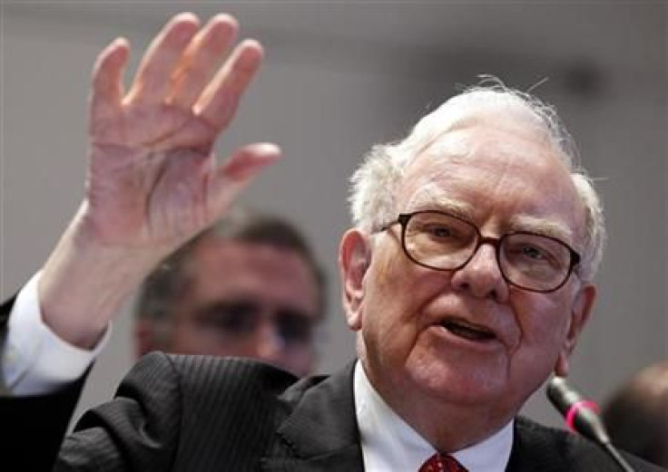Warren E. Buffett,Chairman and Chief Executive Officer of Berkshire Hathaway,testifies before the Financial Crisis Inquiry Commission during a public hearing in New York