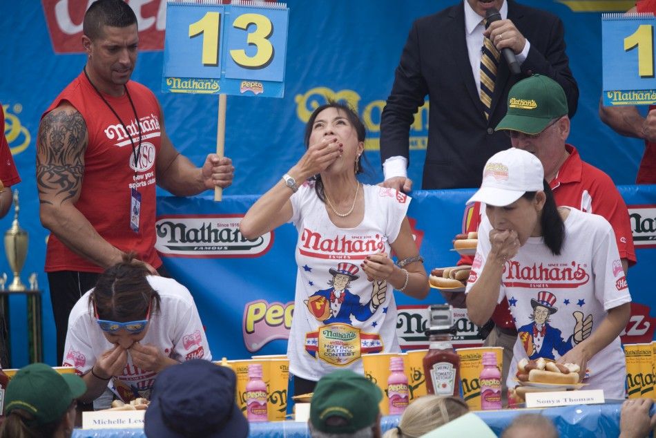 Man amazingly eats 62 hotdogs to win famous July 4th eating contest PHOTOS