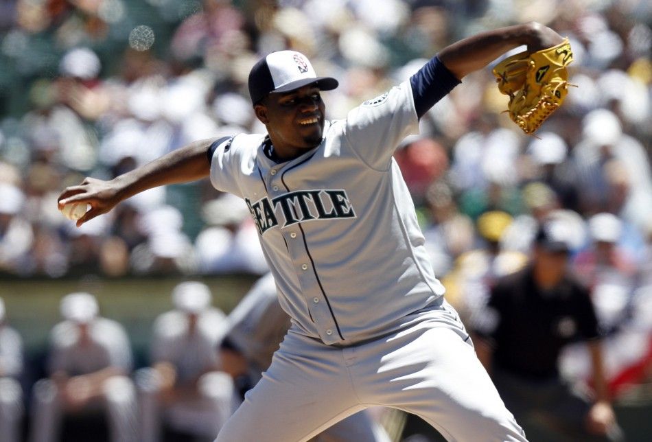 Mariners rookie pitcher delivers victory, 2-1 over As
