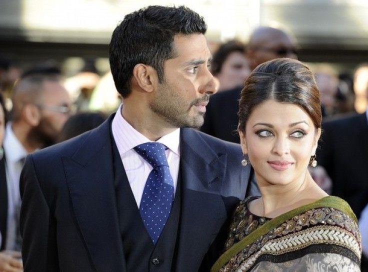 Married Bollywood couple Abishek Bachchan (L) and Aishwayra Rai Bachchan arrive for the world premiere of their film 'Raavan' at the BFI in London, June 16, 2010.