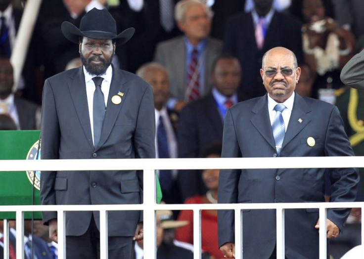 South Sudan's President Salva Kiir (L) and Sudan's President Omar Hassan al-Bashir 